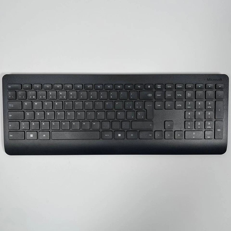 Microsoft Wireless Desktop 900 Wireless Keyboard and Mouse Combo for Windows/Mac - Image 3 of 4