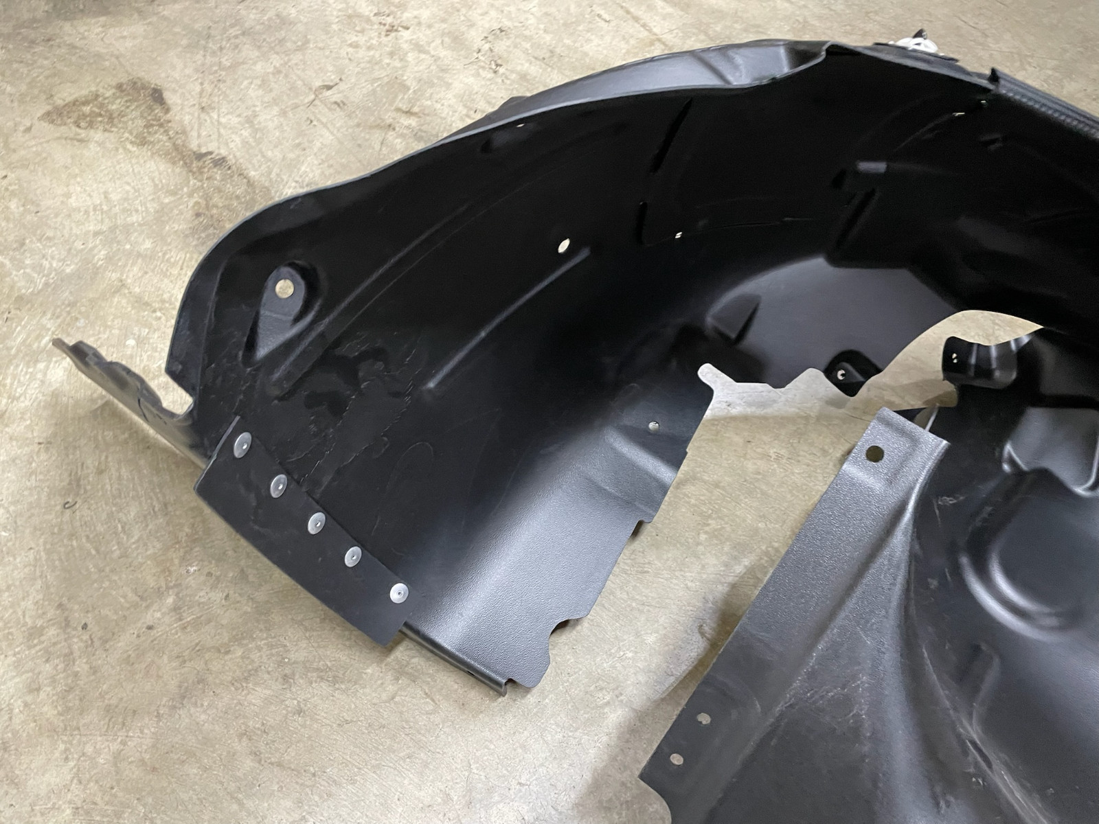 Aston Martin DB9 2004-2012 FRONT+LEFT Fender liner P/N 9G43166563AB