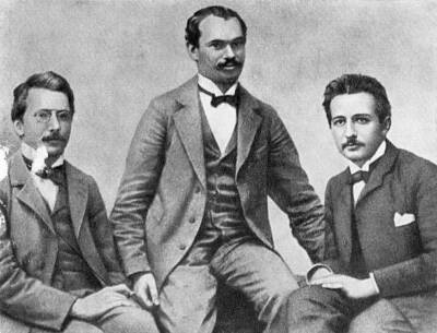 Einstein And Colleagues At Bern Ca. 1910. These Three Close Friends - Old Photo