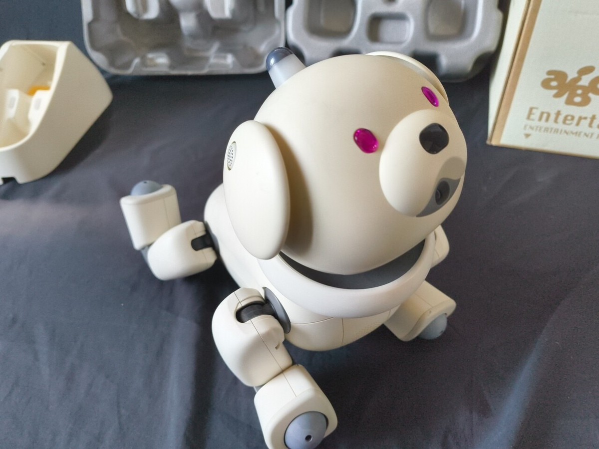 For parts, JUNK Sony Aibo ERS-311B Ivory 3rd GENERATION