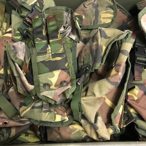 DUTCH ARMY SURPLUS ISSUE WOODLAND DPM MOLLE WEBBING POUCH,AMMO,MAG,CANTEEN,WATER - Foto 1 di 33