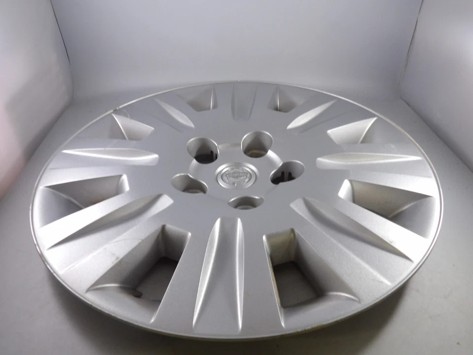 原始设备制造商 2005 2006 - 2007 年克莱斯勒 Pacifica 17 英寸银色车轮盖轮毂盖 04766400AB — 第 3/4 张图片