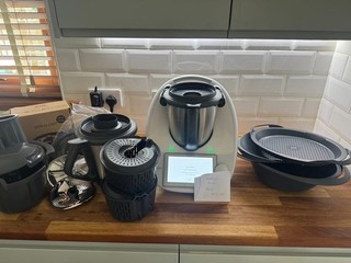 Thermomix TM6 Bundle Comes with all pictured accessories