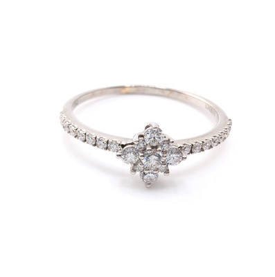 18K White Gold 0.17ctw Diamond Cluster Ring FOX2147