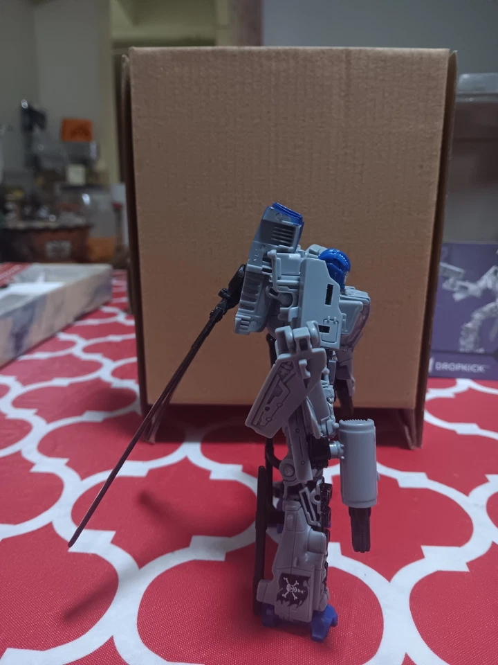 Figura de acción Hasbro Transformers Studio Series SS#22 Deluxe Class Dropkick Foto 4 de 4