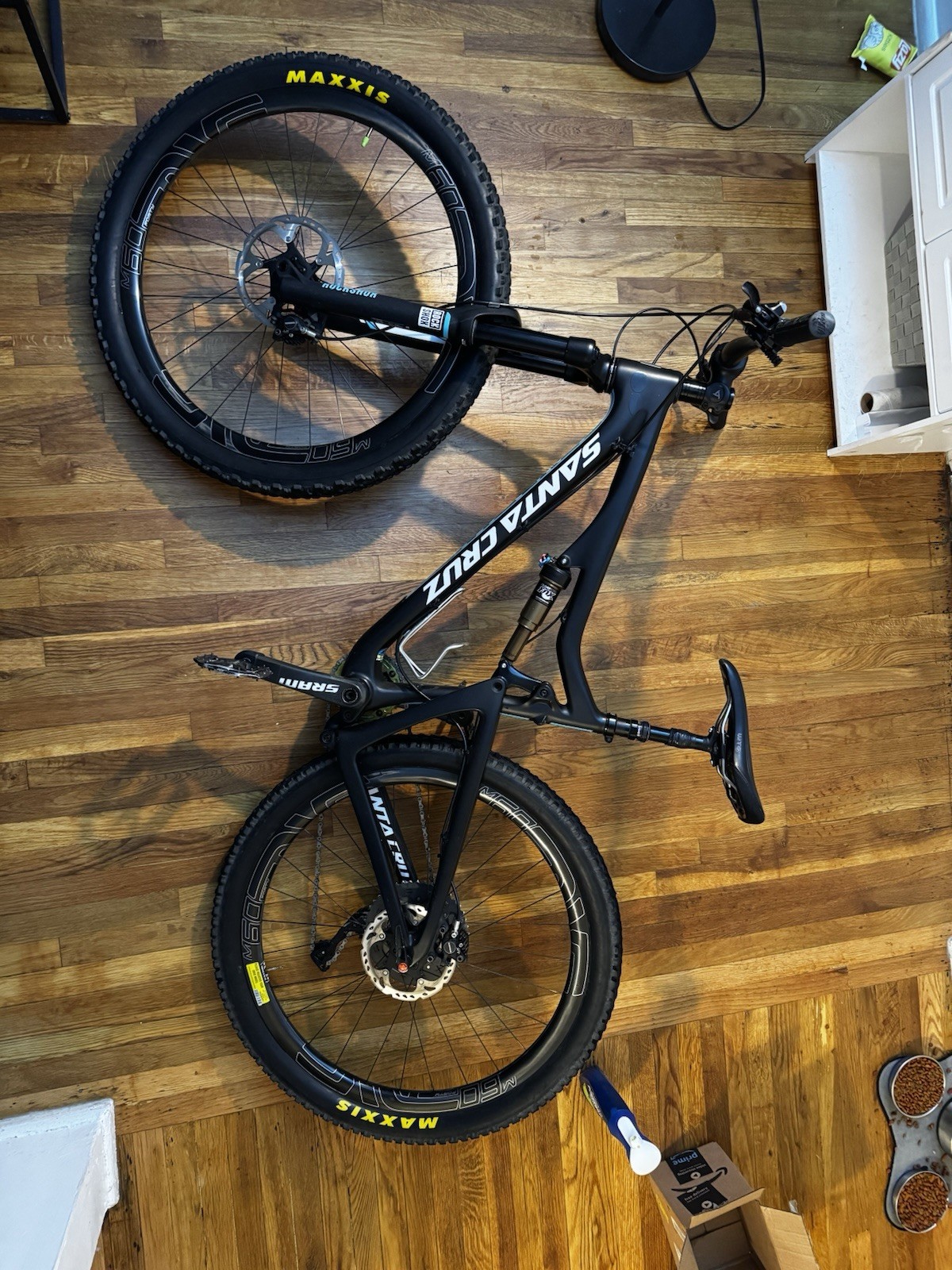 Santa Cruz Carbon Fiber Full Suspension Mountain Bike 29in Black