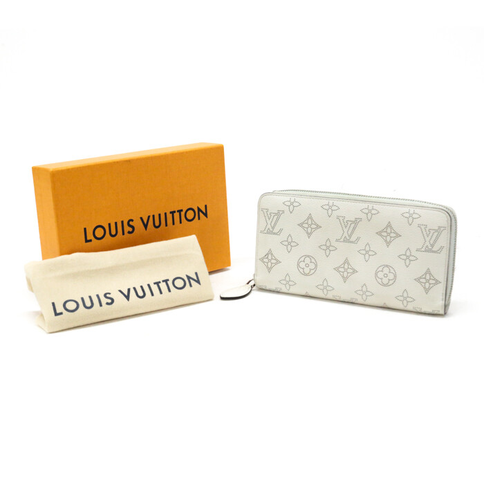 LOUIS VUITTON Zippy Wallet Monogram Mahina Leather M80555 Snow 