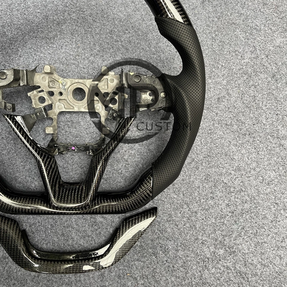 Custom Carbon Fiber Steering Wheel Fit For Honda 10th gen Accord Insight 2018+ - Image 2 of 4