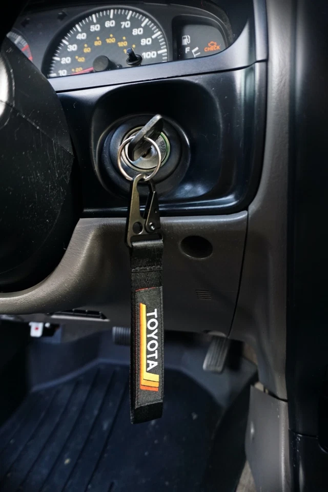 Vintage Toyota Heritage Stripes Keychain Lanyard, Metal Clip Key Ring Accessory - Bild 2 von 4