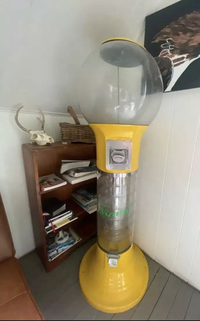 Original Wizard Spiral Gumball Machine