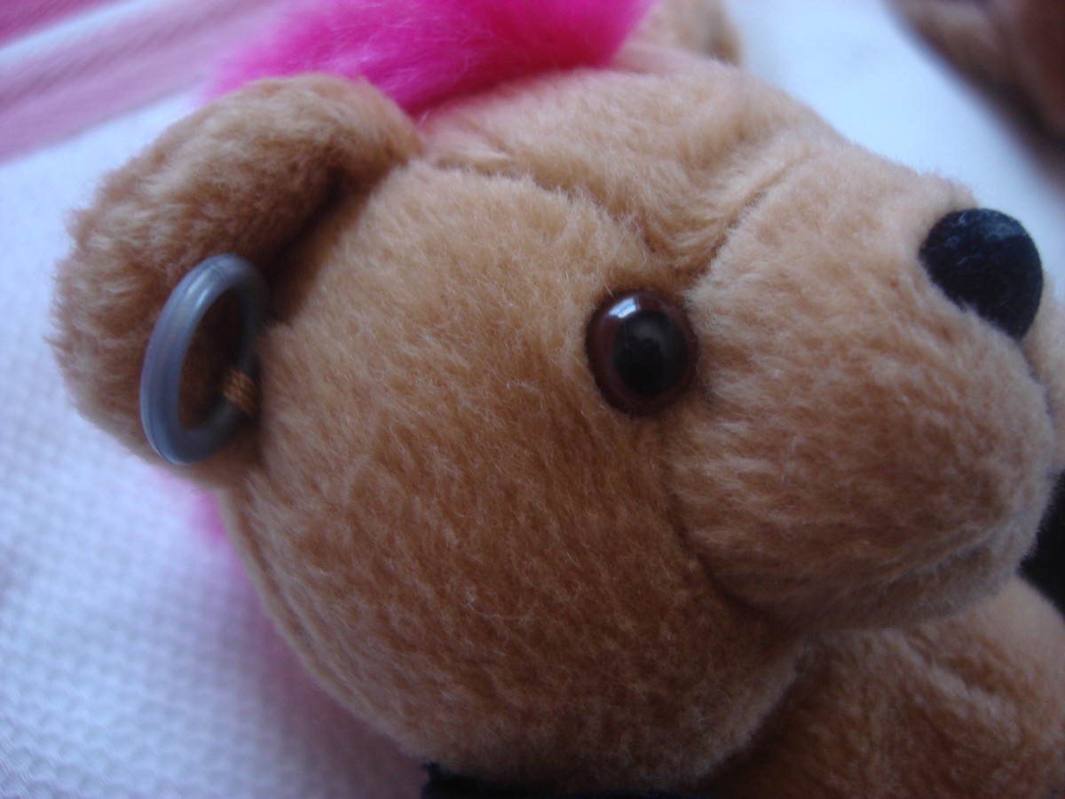 Hard Rock Cafe BOSTON Rocker 2011 Pink Mohawk Jacket Teddy Bear