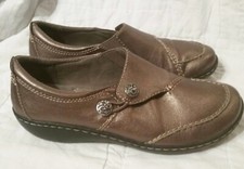 CLARKS Collection Gold Leather Loafers Buttons and Loop Fastening Sz. 6 M EUC