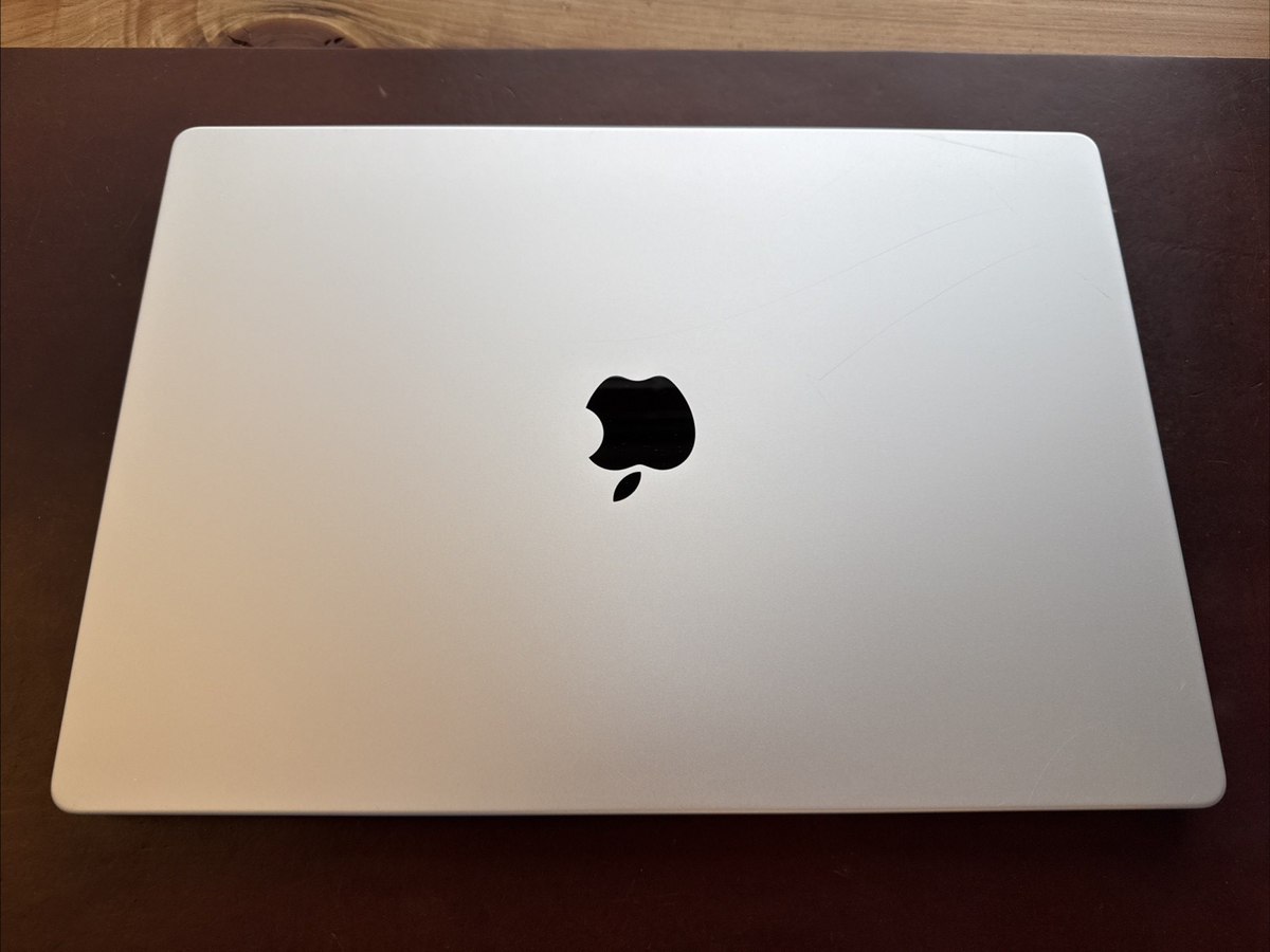 Apple MacBook Pro 16in M4 Pro 14/20 C - 24GB RAM - 512GB SSD