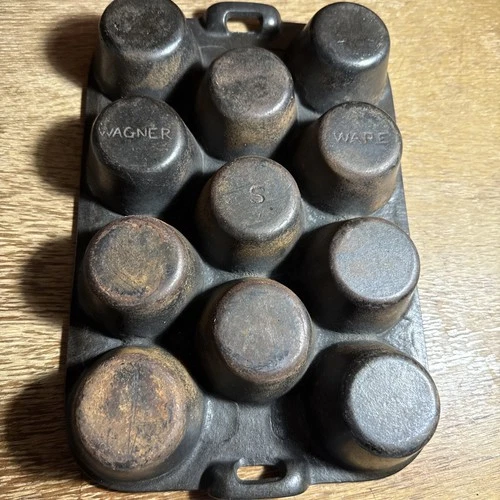 Antique Wagner Ware “ S” Cast Iron 11 Molds Muffin Popover Pan