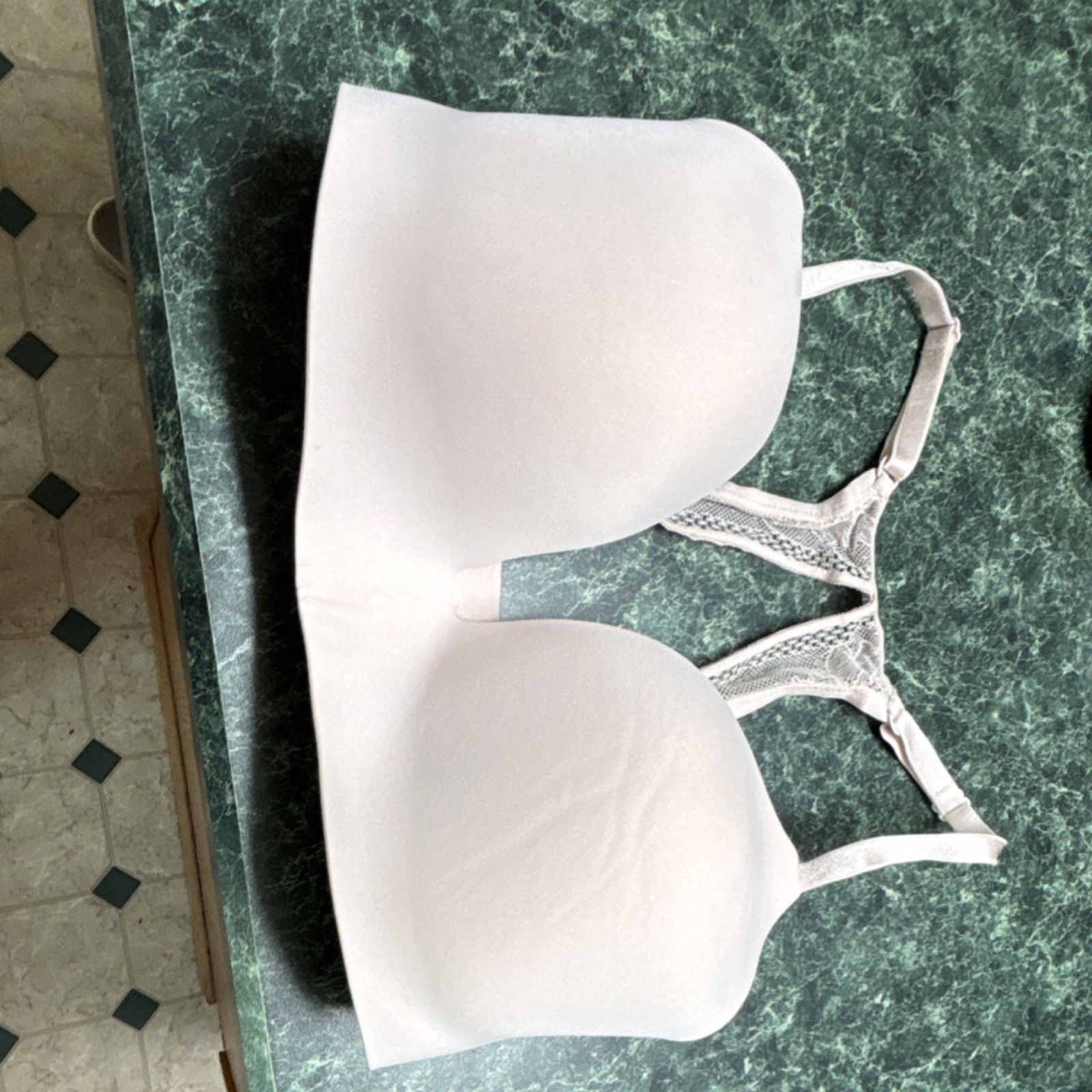 Victoria's Secret Wireless Racerback T-Shirt Bra 32DDD Light Pink Lace