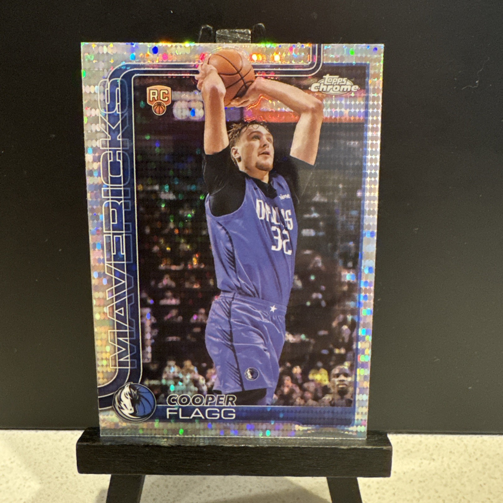 2025-26 Topps Chrome Cooper Flagg (RC) Pulsar Refractor Mavericks #251 Rookie