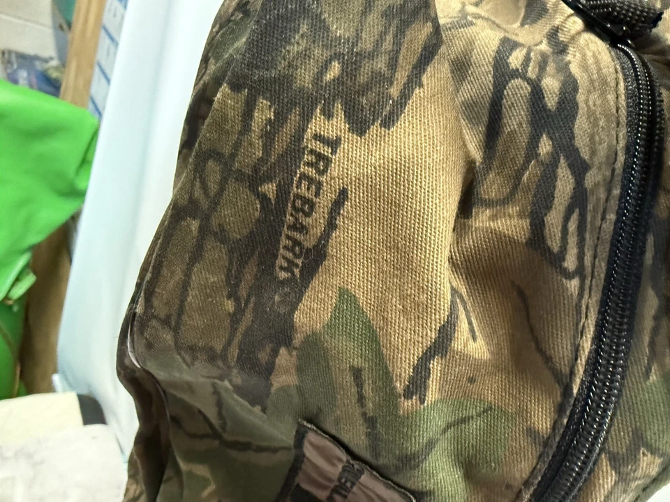 Vintage Conceal Realtree Trebark Camo 7 Pocket Hunting Fanny Pack Adjustable - Image 3 of 4