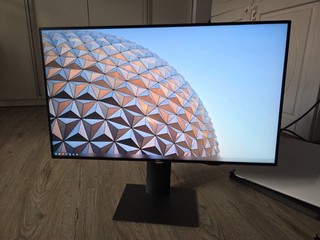 Dell UltraSharp U2719D 27" Widescreen LCD Bildschirme