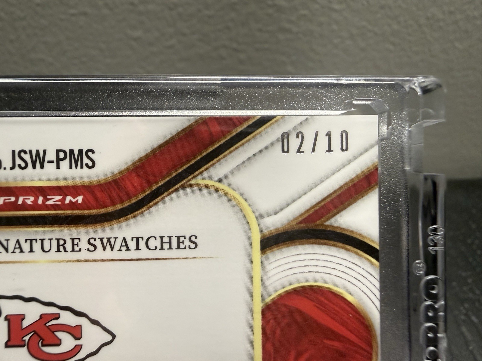 Patrick Mahomes II 2025 Panini Select Jumbo Signature Swatches Gold Auto 2/10 view 3