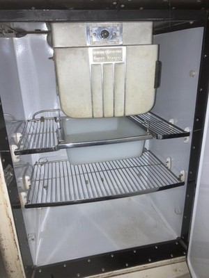 Vintage 1941 General Electric refrigerator. Runs and cools | eBay