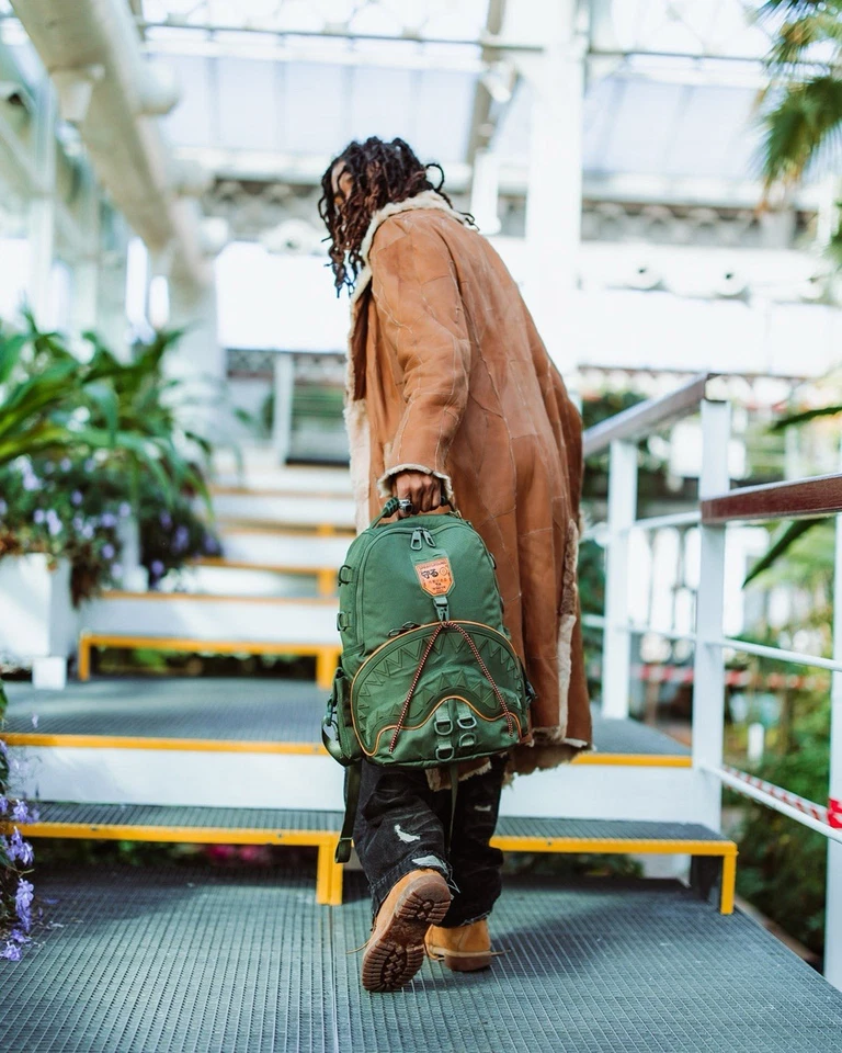 正品 SPRAYGROUND 特别 OPS 鲨鱼方形背包 B6947 - 限量版 — 第 4/4 张图片