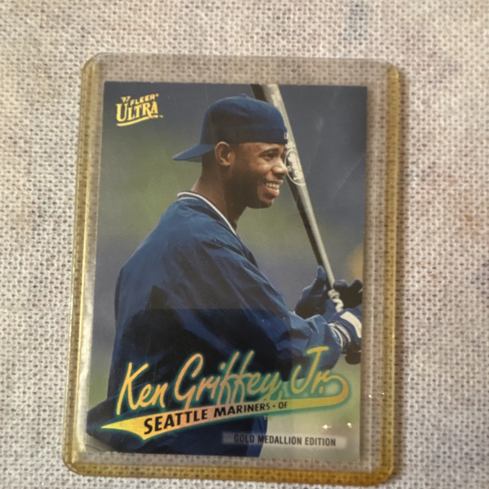 Fleer 1997 Fleer Ultra Ken Griffey Jr Seattle Mariners Gold Medallion #G121