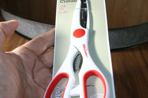 Betty Crocker Essentials White 9.5" Kitchen Scissors Stainless Steel Blades NWT - Picture 3 of 6
