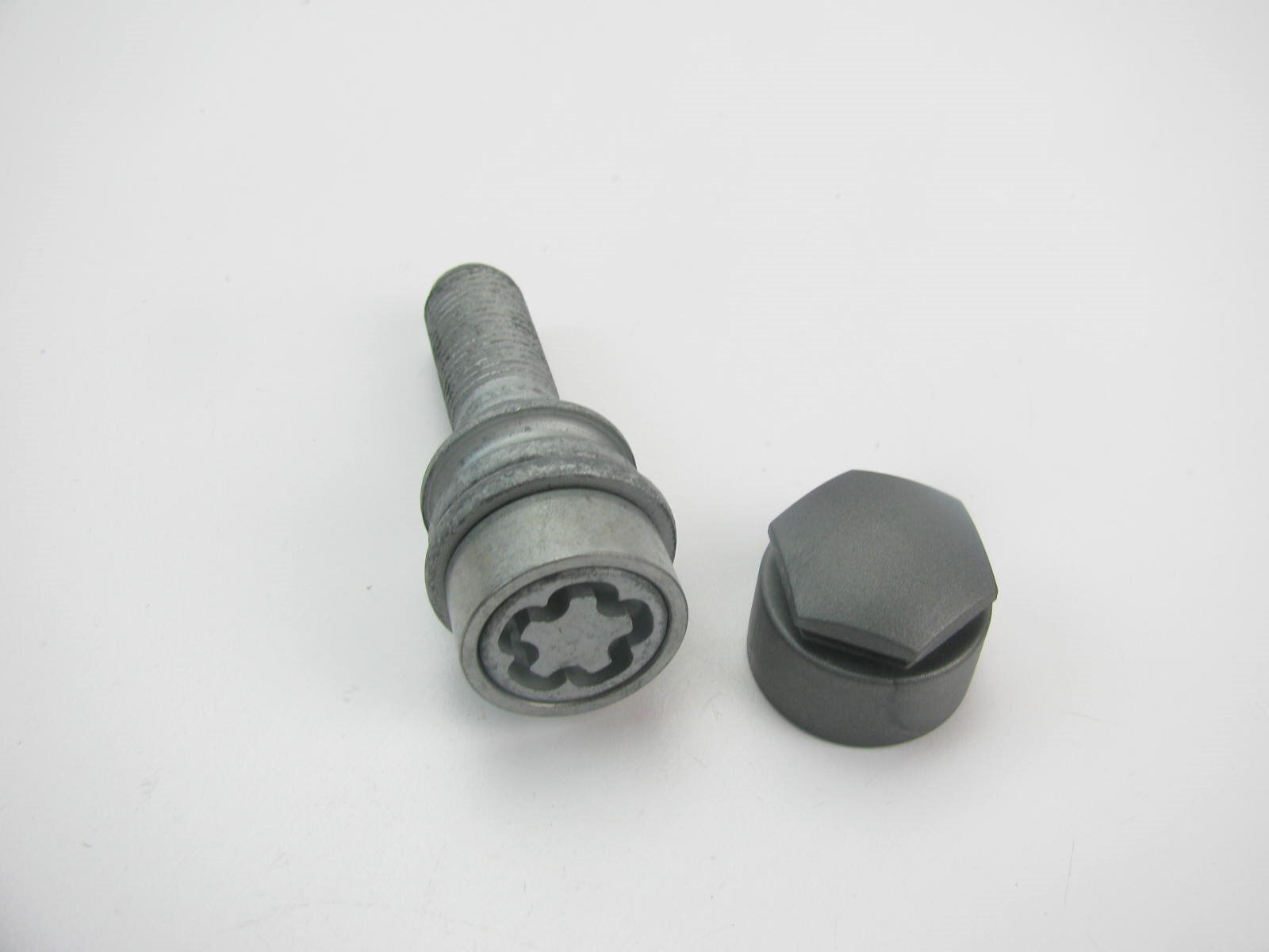 NEW GENUINE Wheel Locks Lock Set W/ Key OEM For 20072015 Audi Q7