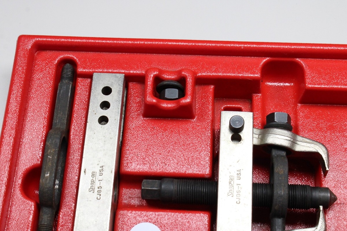 Snap-on CJ85-1 and CJ86-1 16 Piece Gear Puller Set In Red