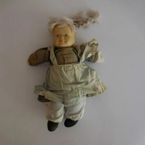 Poupées d'artiste en céramique