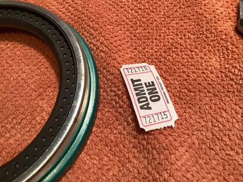 CR43860 WHEEL SEALS One New - Picture 2 of 6