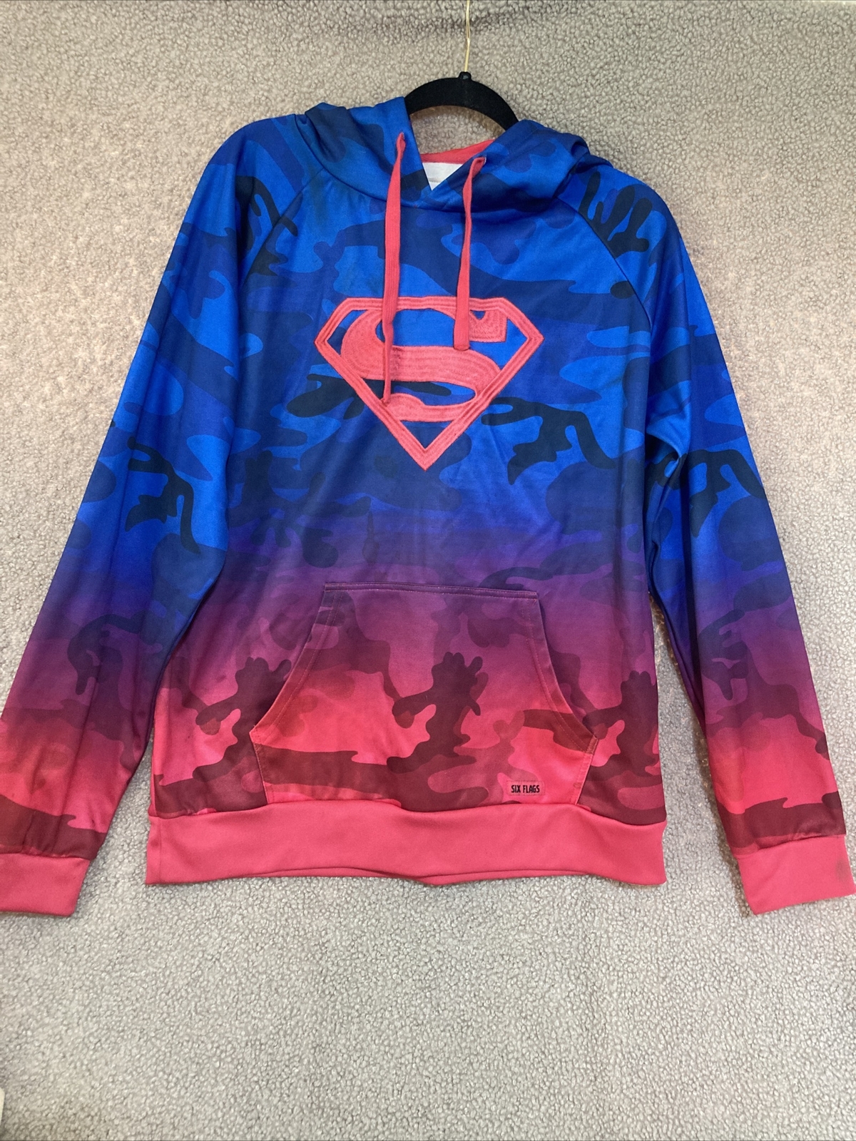 Six Flags Superman Pullover Hoodie Sweatshirt Siz… - image 1