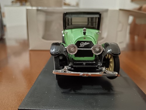 1918 CADILLAC TYPE 57 VICTORIA COUPE Modellino Auto 1:32 SIGNATURE MODELS - Foto 2 di 5
