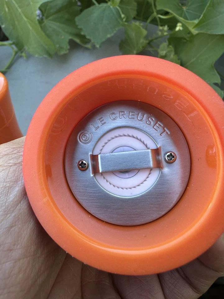 LE CREUSET 8" 20CM Llama Rojo Naranja Moderno SAL PIMIENTA MOLINO AUTÉNTICO Foto 4 de 4