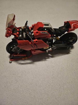 LEGO Technic Ducati Panigale V4 R-42107