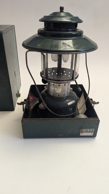 #ad Coleman 2 Mantle Lantern 228F Dated 1 64 Untested with Smith Victor Metal Case $169.99