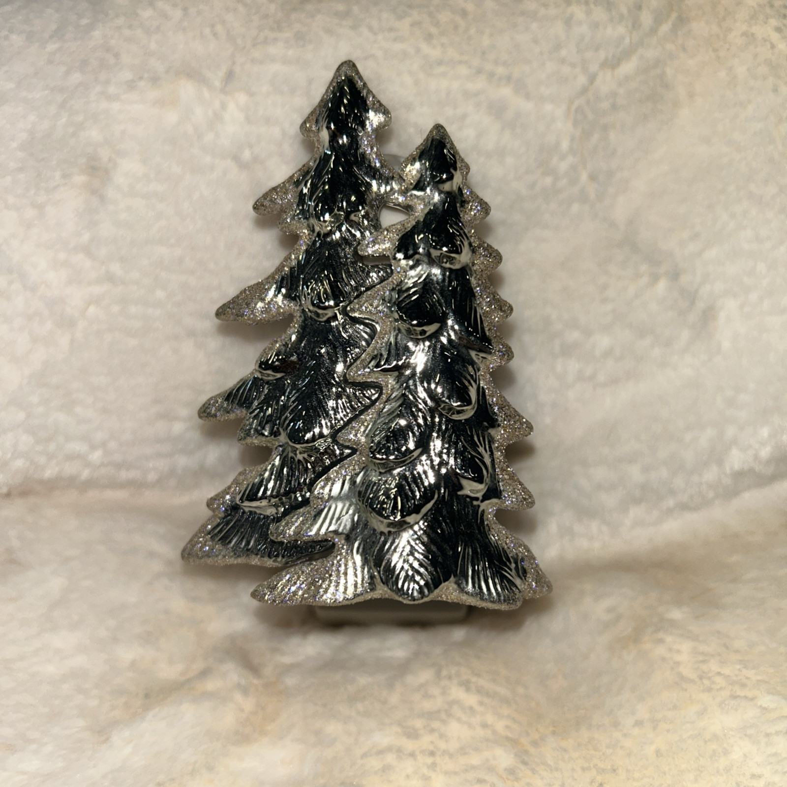 Bath & Body Works Wallflower Diffuser Plug-In Of Double Silver Christmas Trees-image
