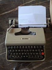 Macchina da scrivere Olivetti Lettera 22 prima serie ottimo stato con valigetta
