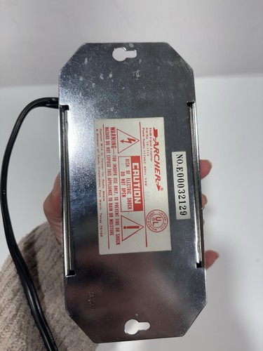 Radio Shack Archer 15-1113 - 20db Signal Amplifier UHF/VHF/FM w/Gain & FM Trap - Picture 2 of 4
