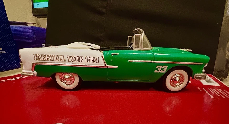 HARRY GANT Farewell Tour 1955 CHEVY CONVERTIBLE 1:25 Diecast bank Limited Ed. 😎 - Image 2 of 4