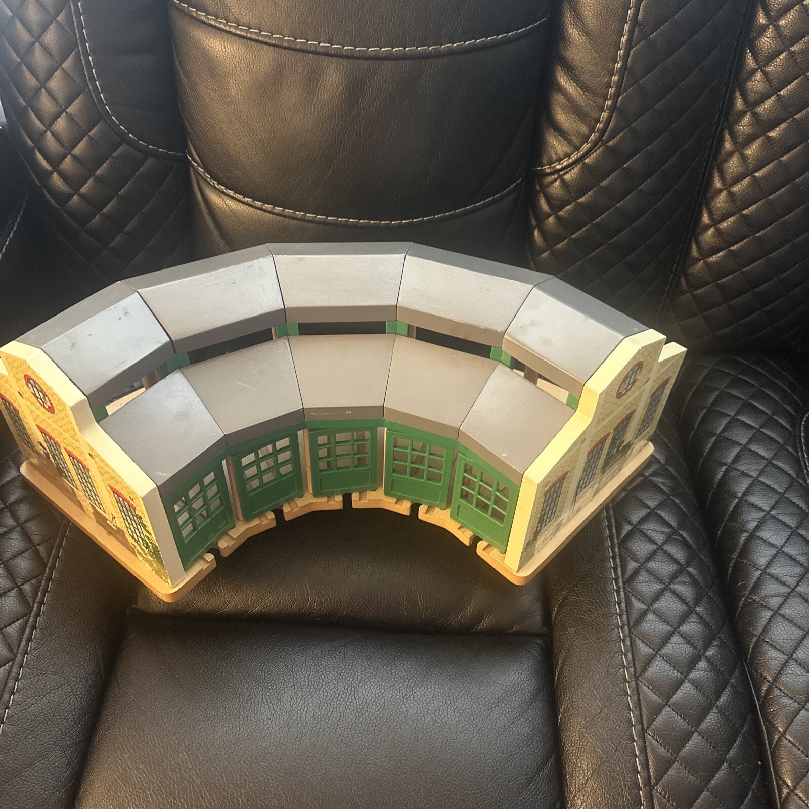 Thomas & Friends Wooden Railway Tidmouth Shed Roundhouse Playset for Kids  -image