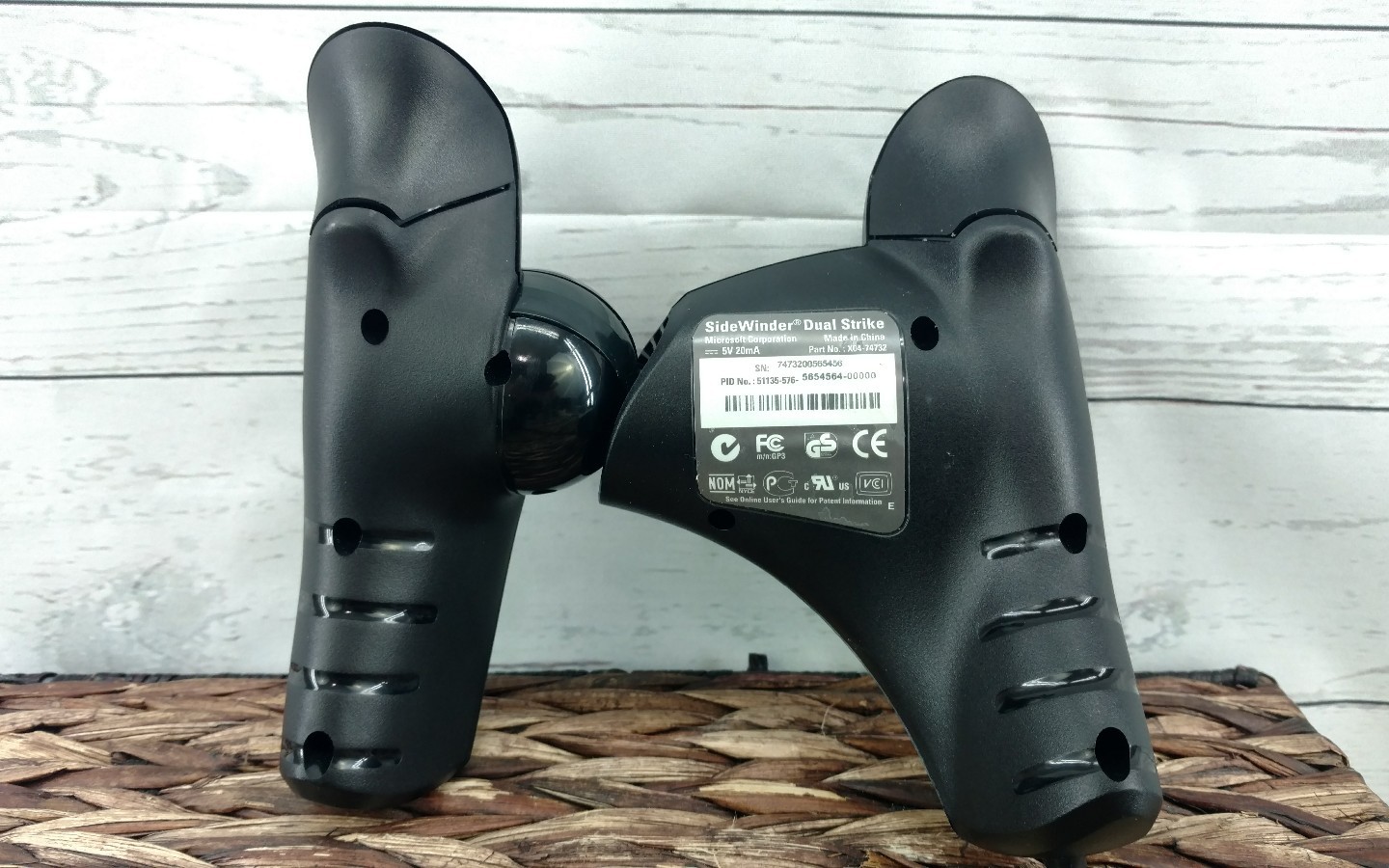 Logitech F310 Gamepad Microsoft Sidewinder Dual Strike USB Controller ...
