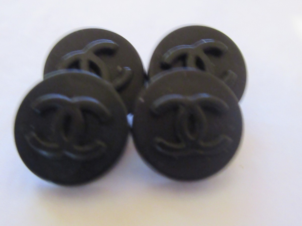 CHANEL 💯 ❤️ 4 NICE BLACK BUTTONS 12MM cc logo CHANEL 💯 ❤️ 4 NICE BLACK BUTTONS 12MM cc logo