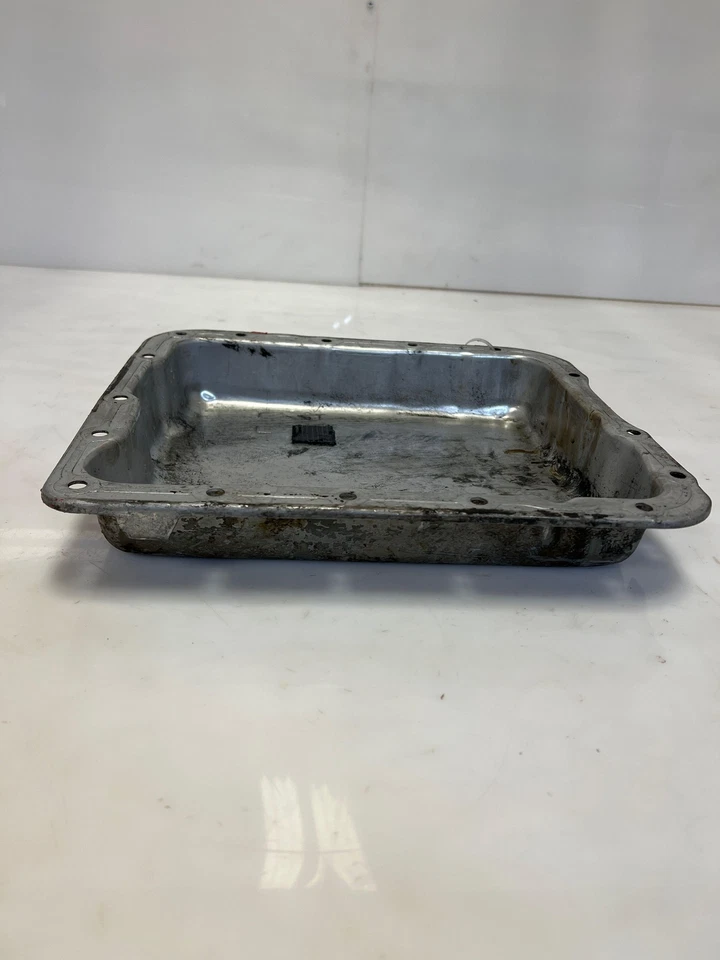 Cárter de aceite de transmisión automática Chevy Suburban 1992 - 1996 OEM 8679931 Foto 4 de 4