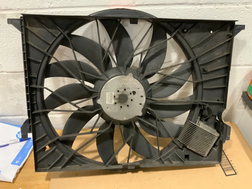 Ventilador de ar condicionado CA MERCEDES BENZ E320 CDI W211 2115000493 850W - Imagem 4 de 4