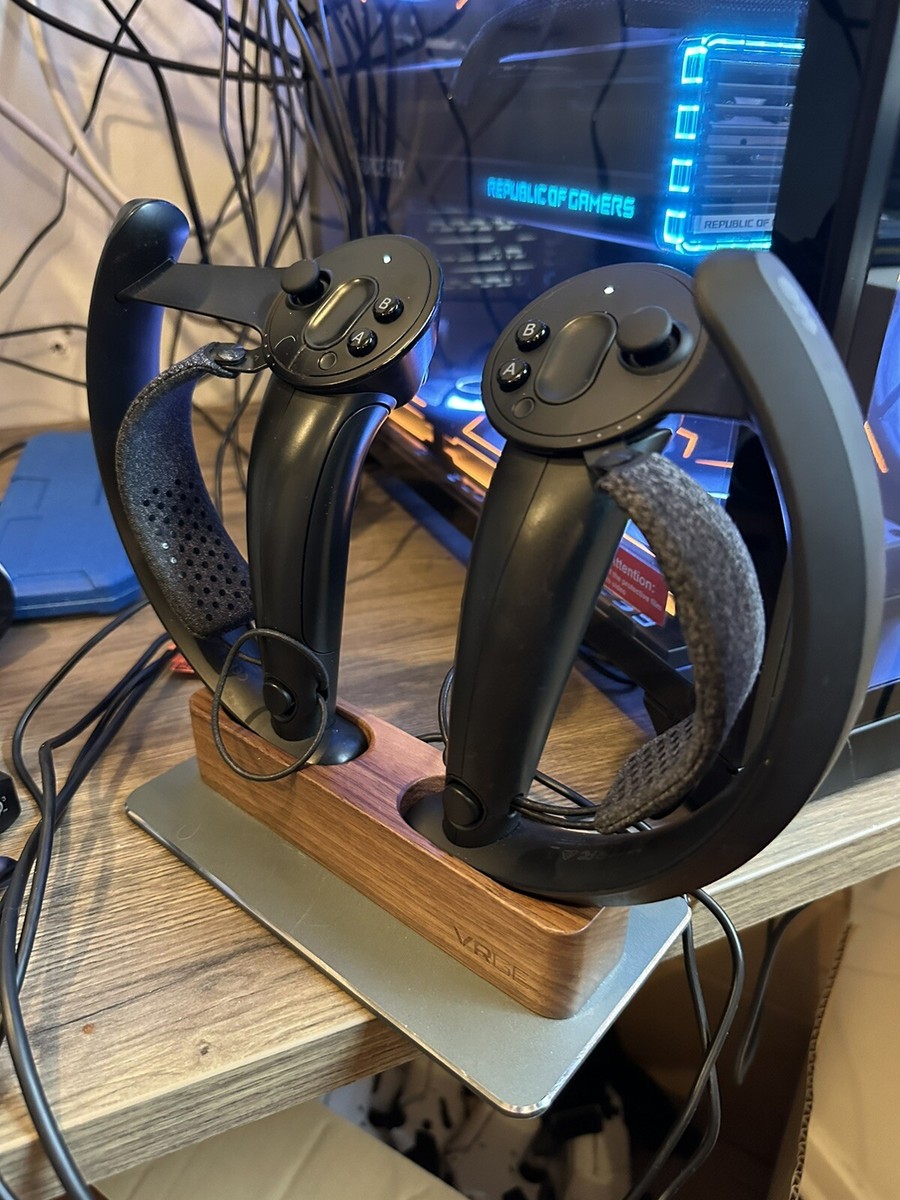 2) Valve Index Knuckles Controllers SteamVR with charging 2) Valve Index Knuckles Controllers SteamVR with charging