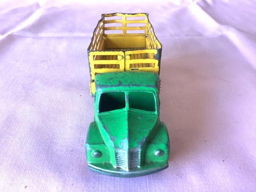 VINTAGE  DINKY   TOYS  DODGE  MARKET  GARDENERS  TRUCK  No 343.