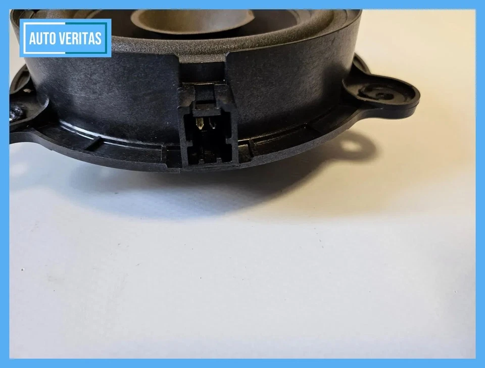 original speaker right back for Renault Zoe BFM 12-19 - Image 3 of 4