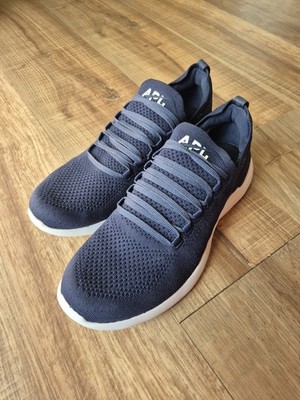 APL Athletic Propulsion Labs Techloom Breeze M Sneaker Women 9.5 EUC NAVY BLUE