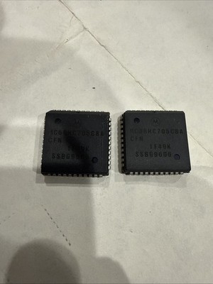 2x Motorola MC68HC705C8A CFN Microcontroller 68HC05 MCU Vintage Automotive
